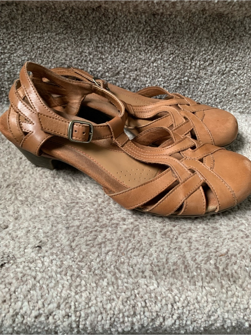 Cobb Hill by New Balance Tan Brown Leather T-Strap Mid Heels
